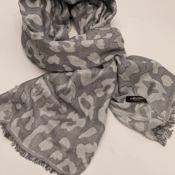 Olsen Europe silver shawl/ scarf - Picture 5 of 8